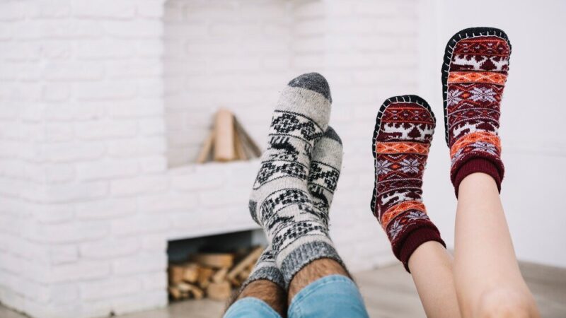 Termoaktywne skarpetki – jak wybrać najlepsze na zimę?