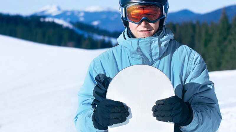 Jak dobrać deskę snowboardową dla początkujących: Poradnik krok po kroku